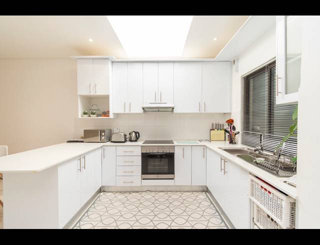 3 BEDROOM APARTMENT FOR SALE IN KENILWORTH